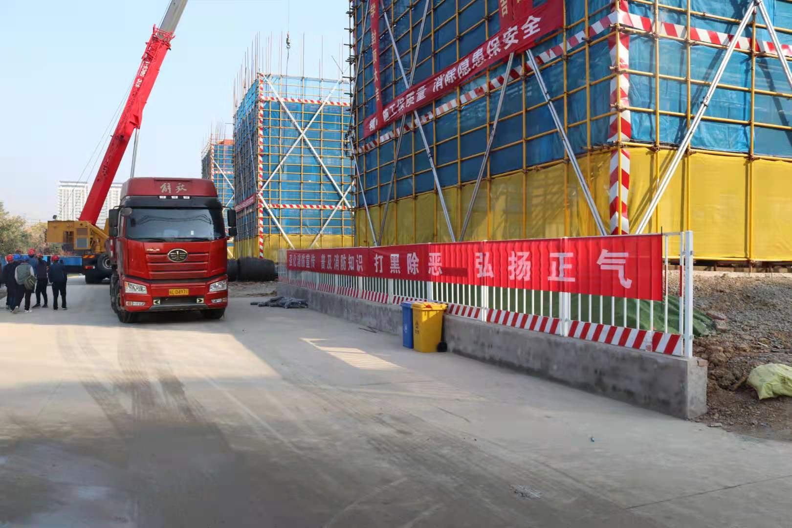 安全检查3 (1).jpg 安全检查3 (1).jpg